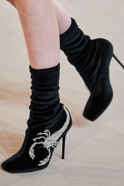 Look 200